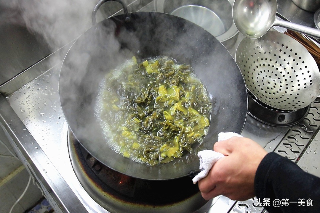 酸菜鱼的做法（厨师长教你在家做最正宗酸菜鱼）-第13张图片