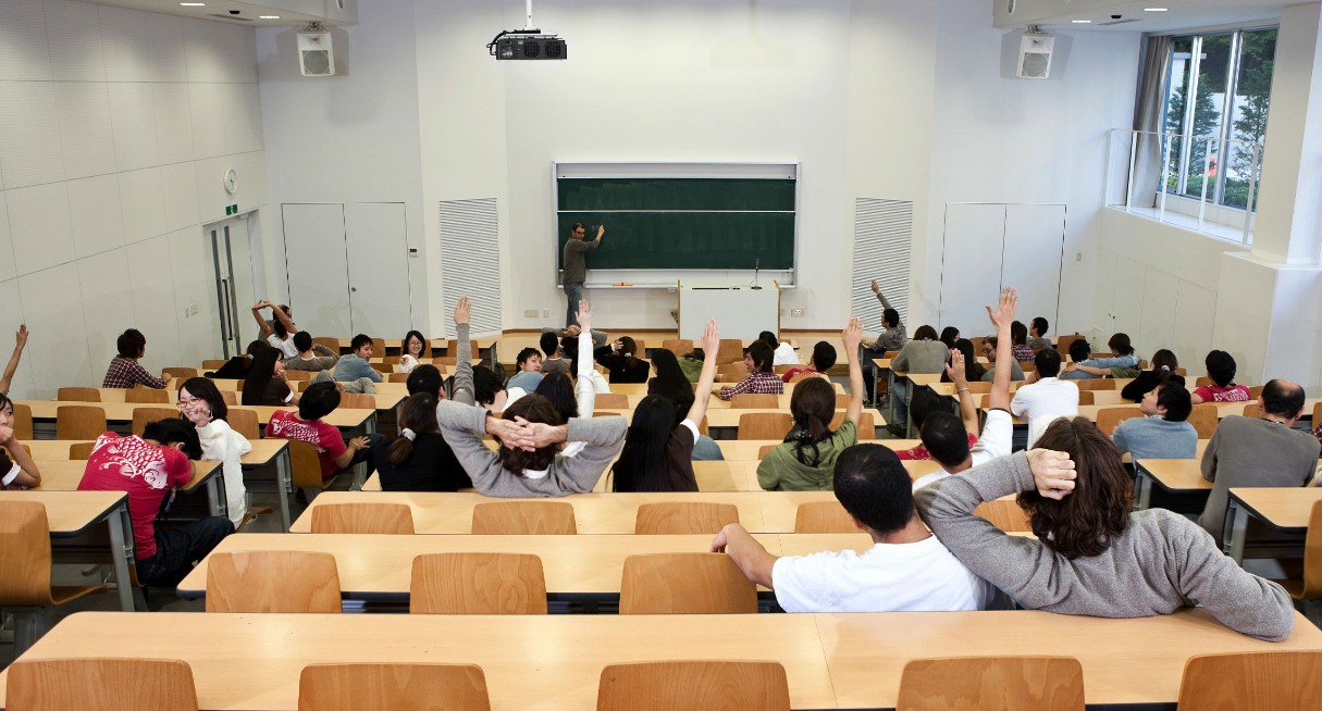 大学生总喜欢“蹭课”，原因有哪些？辅导员：这些课不能蹭