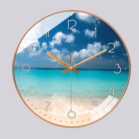 要根据家居装修风格和个人的喜欢来进行选择,而挂钟的风格由钟面图案