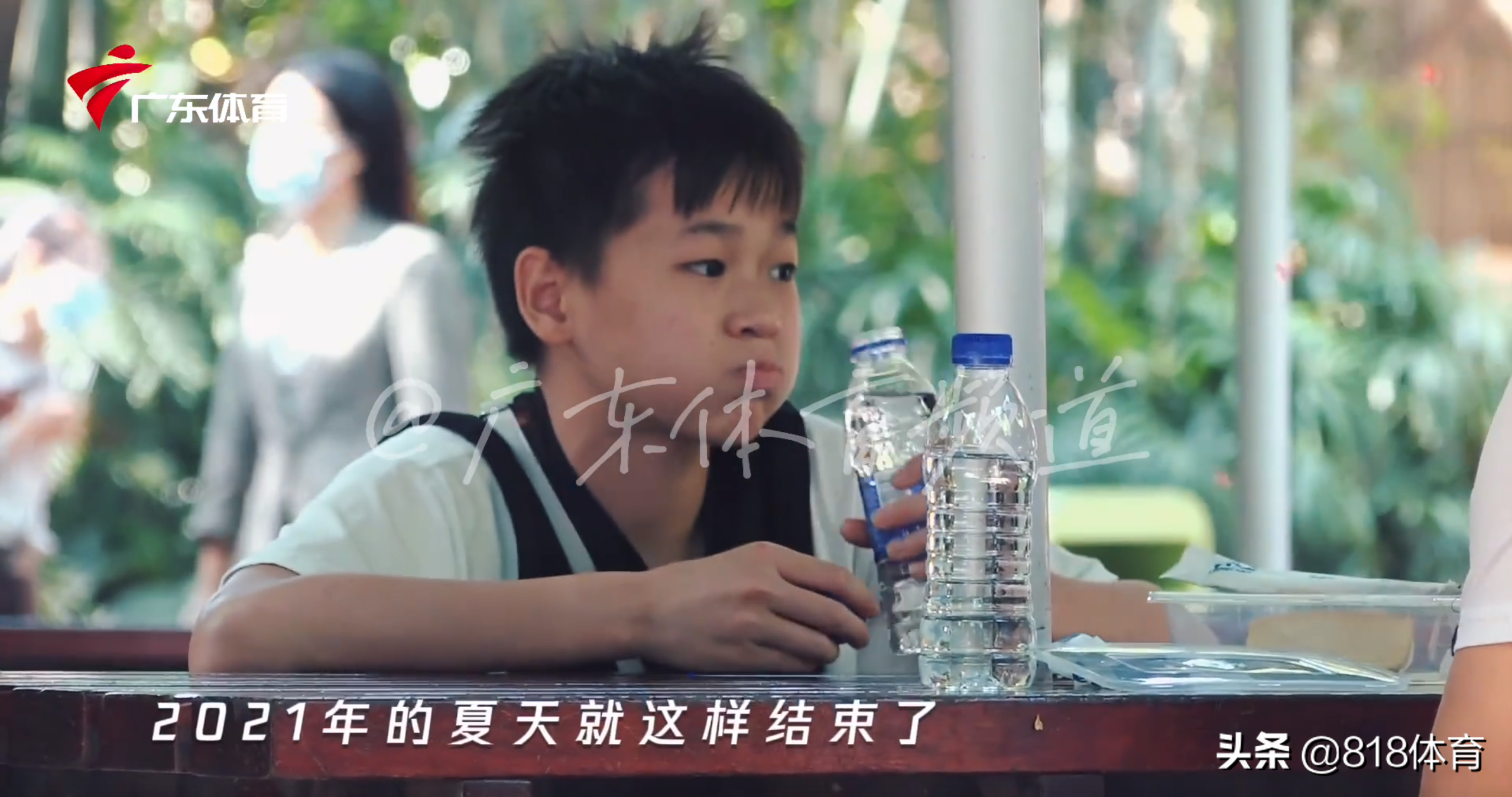 开心!全红婵游珠海长隆,大师兄谢思埸带漂亮女友陪玩,红姐电灯泡