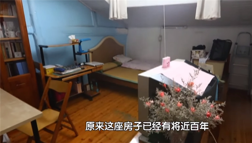 母女蜗居30㎡阁楼房，设计师爆改成3室3厅1厨1卫小别墅！太给力