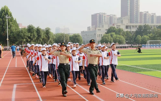 洛阳二外2019年新生国防教育暨入校课程闭营仪式圆满收官