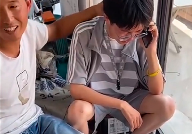 高考分数公布后，众考生查分反应集合，723分学霸超淡定