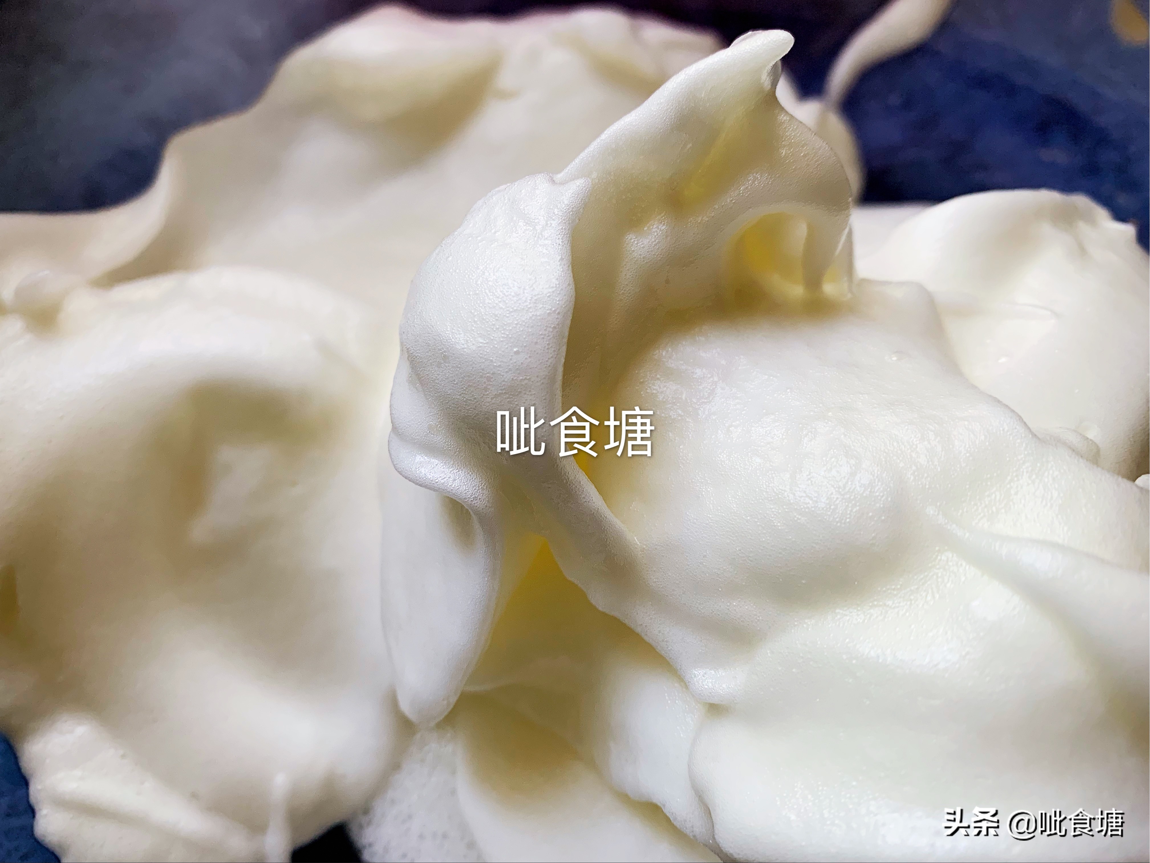 电饭煲做蛋糕，不回缩不开裂，做法简单又松软，实用技巧全在这里