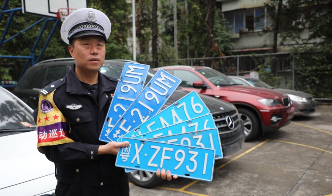 珠海10多辆本田思域跑去交警大队大玩漂移！一老板还赚一百多万