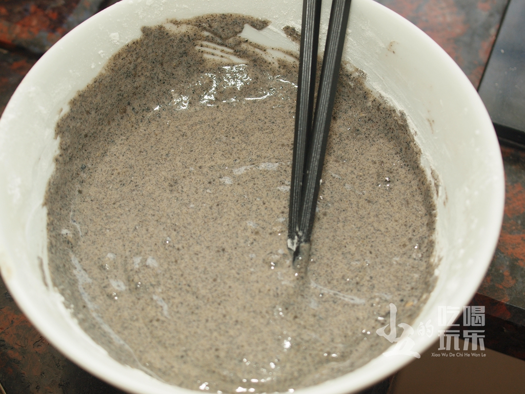 芝麻糕怎么做（8步做出香浓细腻的芝麻糕）