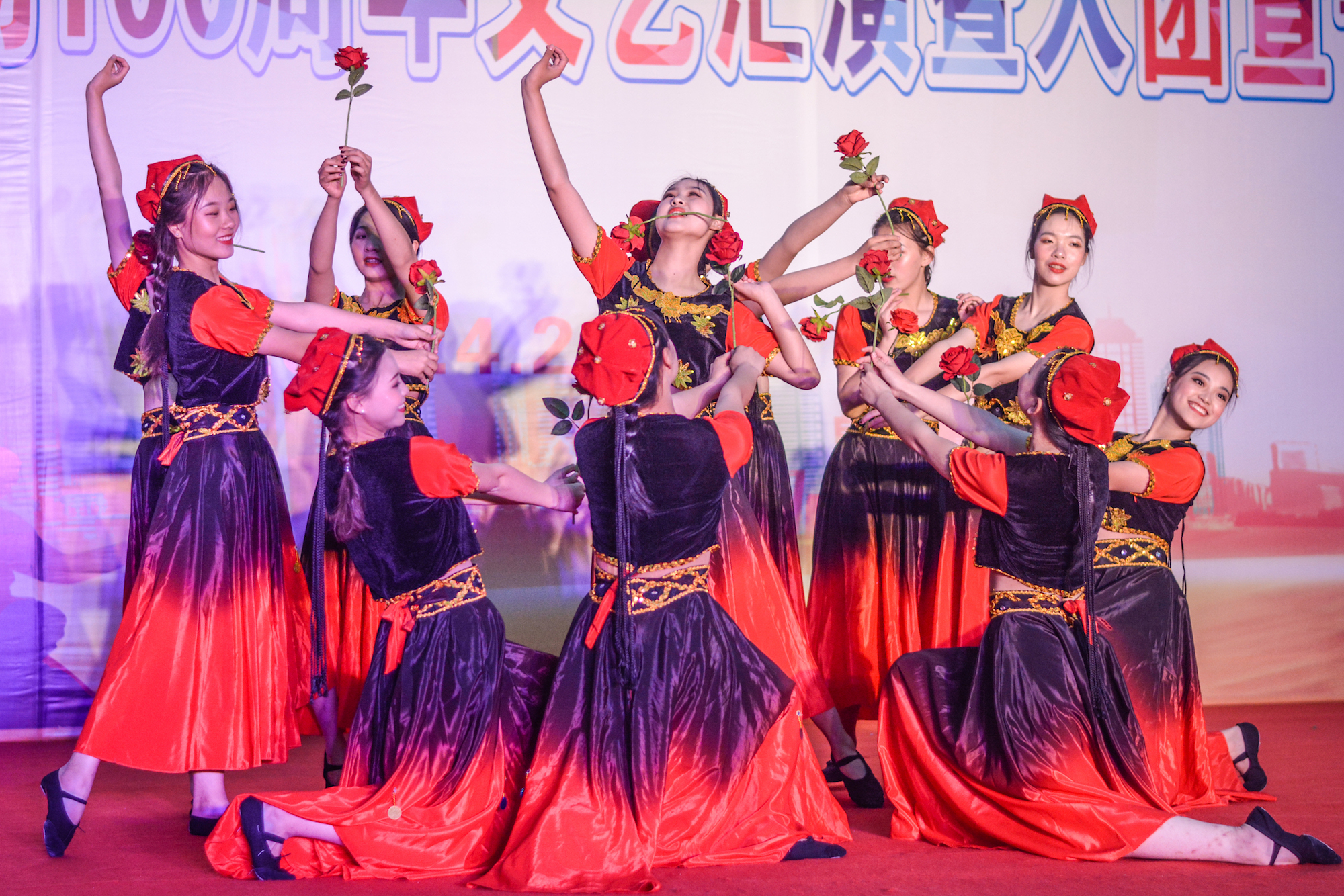 弘扬五四精神，成都东星航空职业学校掀起爱国主义热潮