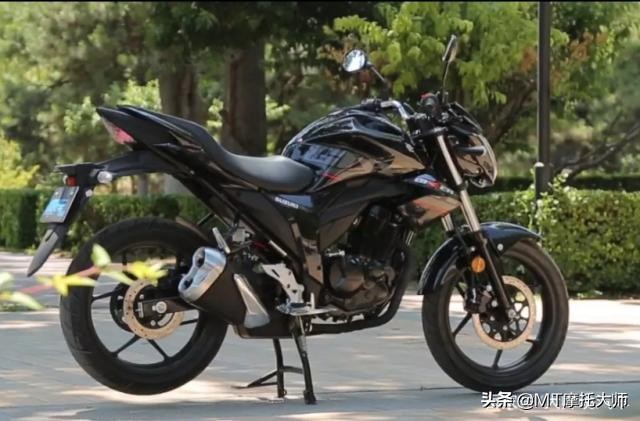 不输幻影150，试驾铃木极客飒155，极速115km，通勤娱乐两不误