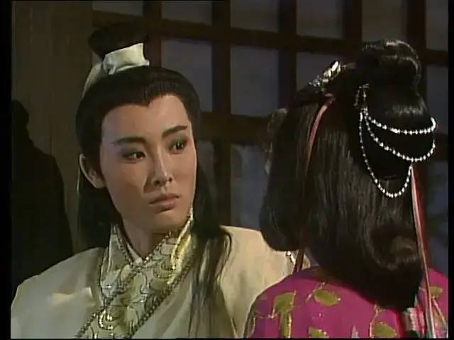 《昆仑奴》于27年播出，两位女主角的“红衣服与白衣服之争”至今仍在继续。