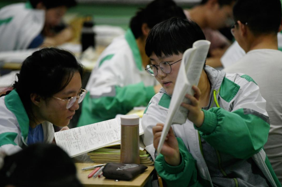 奶奶梦见孙子高考考了666分，成绩出来后激动不已，美梦成真