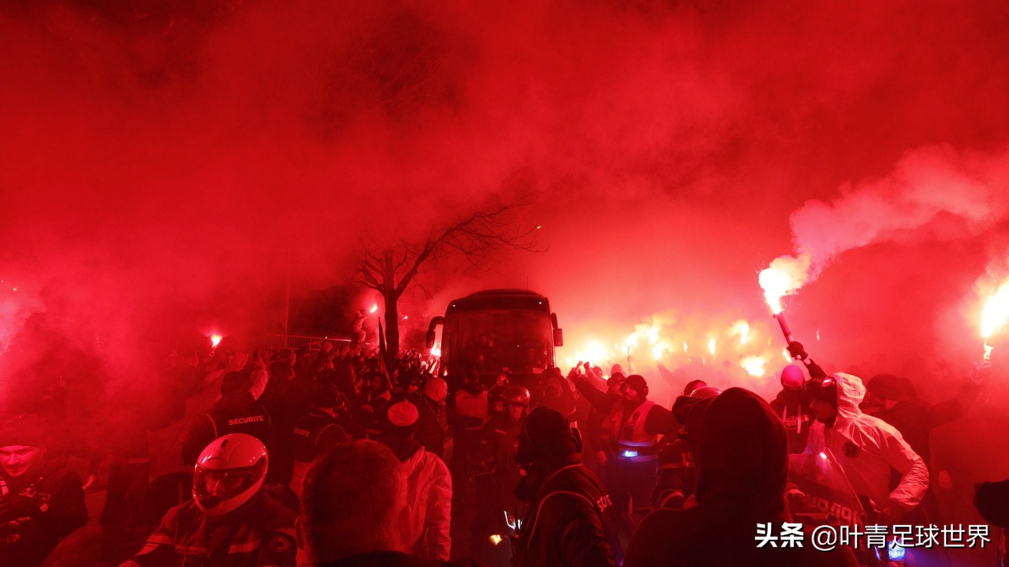 欧冠大巴黎什么情况(欧冠3-2逆转！大巴黎疯狂一夜，4年梦想成真，内马尔哭了)