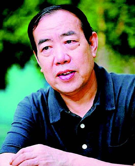 贾平凹的凹读wa还是读ao？贾平凹的凹为什么读wa？