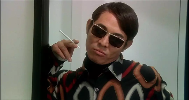 7,《龙腾四海》:小林(黎明)邓光荣在电影中和现实中都是大佬,周润发