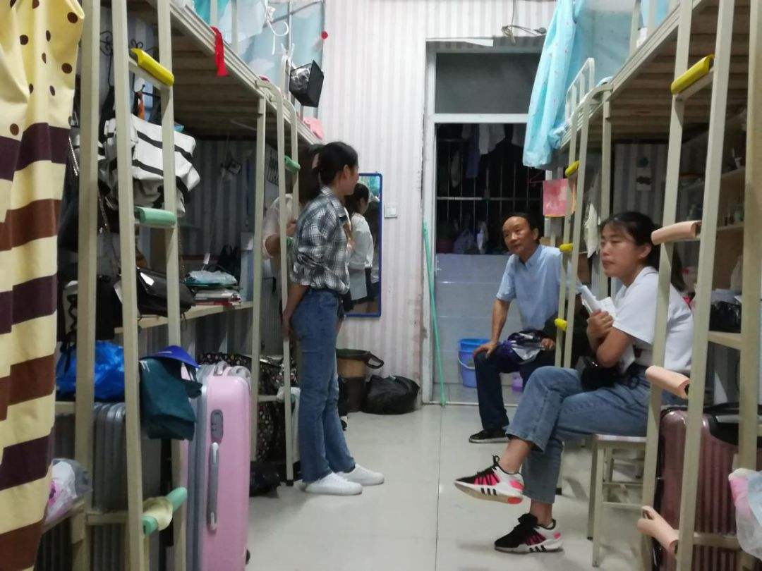 为什么大学宿舍11点就熄灯？3个原因是重点，学生表示能接受