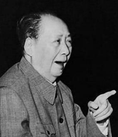 张玉凤回忆1976年：周恩来、朱德接连去世，毛主席一个人默默流泪