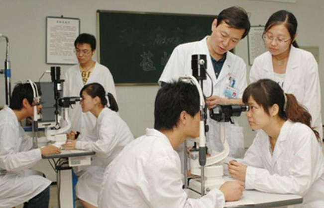 考研很辛苦的3个专业，上岸难度很大，但考研后很好就业