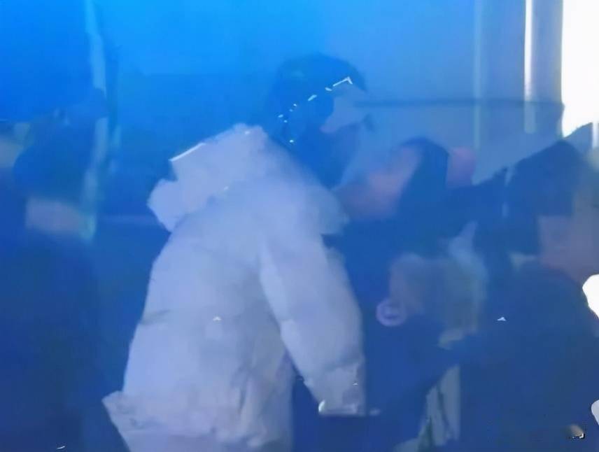 "风流成性"金瀚：曾恋上大6岁女星，吻戏被孙怡嫌，今遭女友手撕 第19张