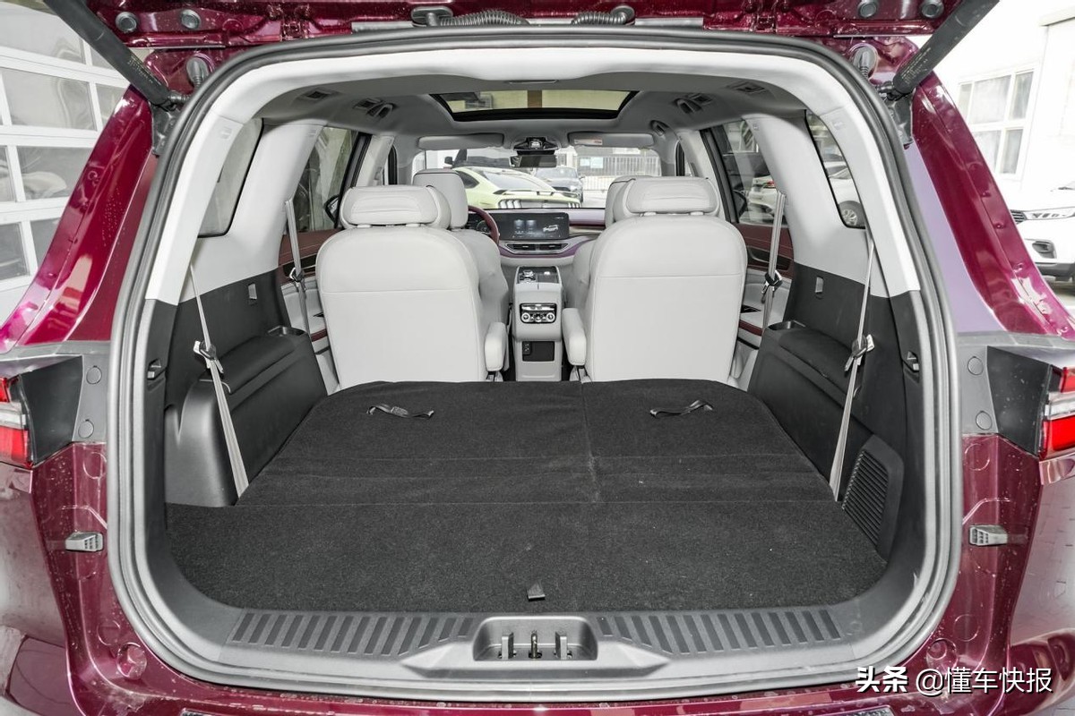 合资+6座+2.0T+中大型SUV，一文带你了解福特领裕