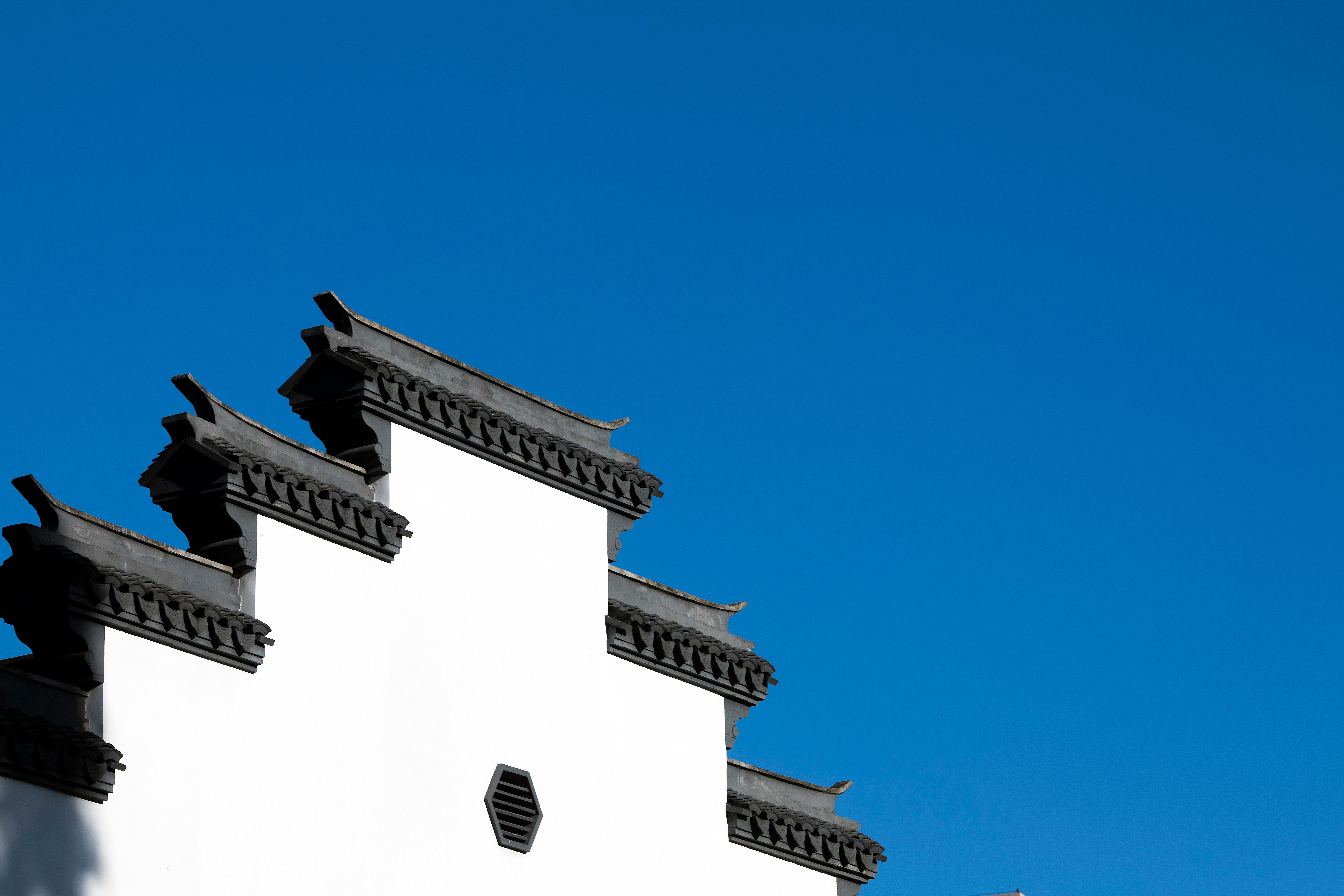 这两座千年古城，一个是风水之都，一个代表了中国传统建筑艺术