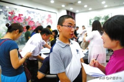 7年前，14岁高考601分摘县状元，考上清华的山西神童，如今怎样