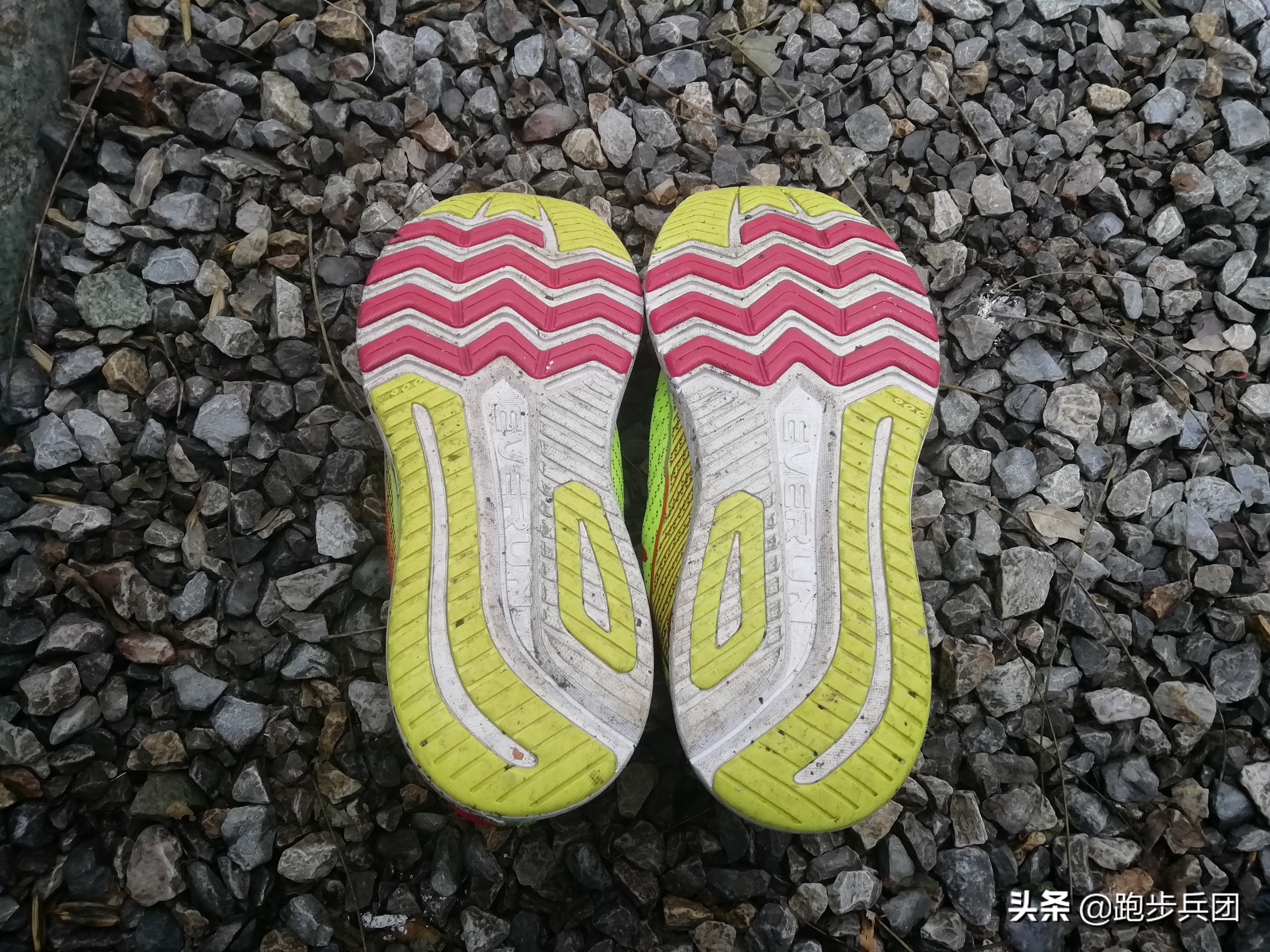 看看一个理工男是如何写跑鞋的实测报告