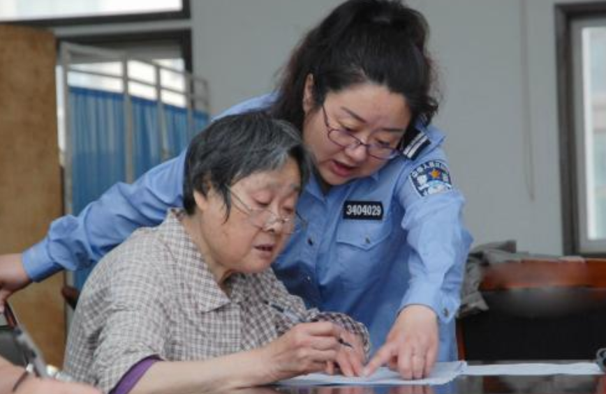 狱警年薪20万起，薪资待遇比普通公务员好，专科生也能报名