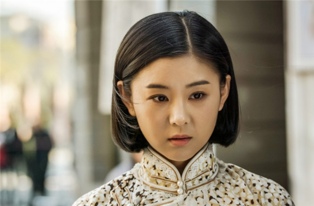 15岁入行，出道20年从不拍吻戏，结婚嫁初恋，李小萌不觉得亏