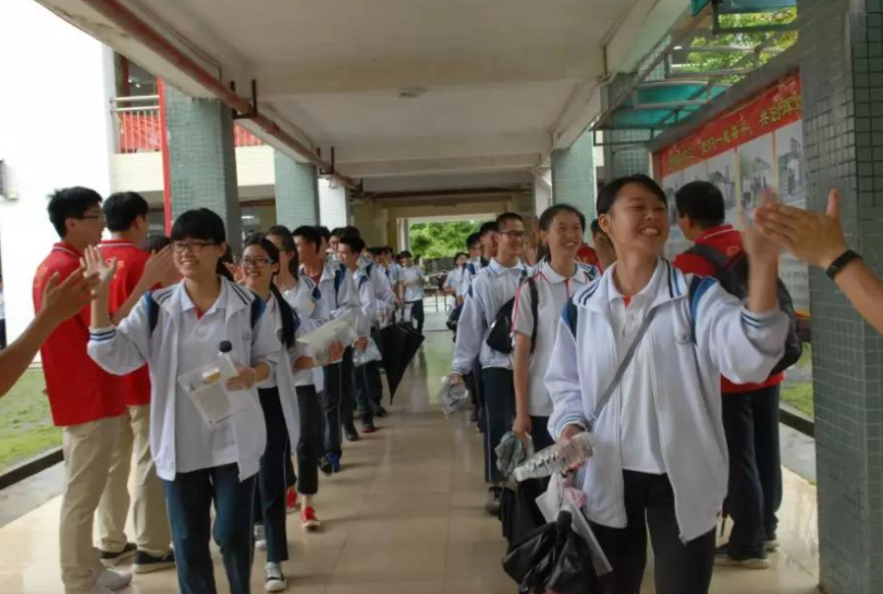 2021高考复读生占17%，看到数据，你还反对公办高中停招复读生吗