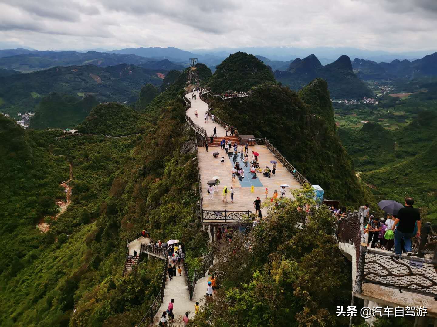 可以驅車直達桂林陽朔的如意峰(索道·景區),距十里畫廊南口約5公里