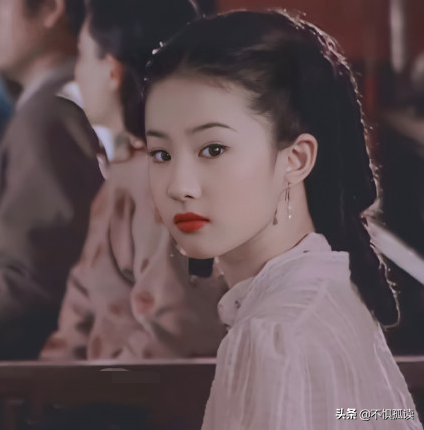 《第一炉香》：女学生葛薇龙为什么自甘堕落，沦落成高级交际花？