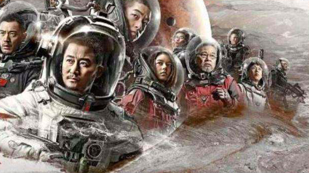《战狼2》登顶中国影史票房榜首，成为首部破纪录国产电影