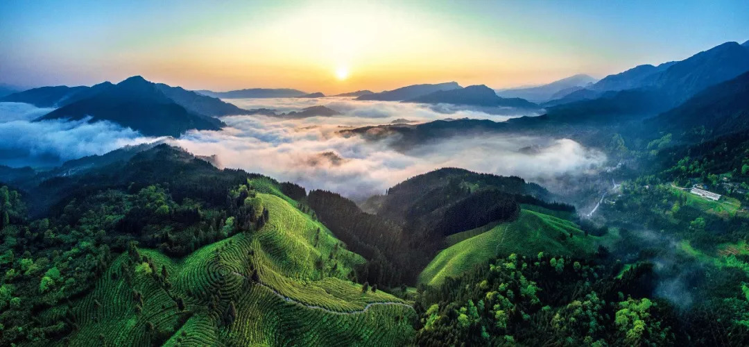 瓦屋山迷魂凼(四川瓦屋山上有个迷魂凼，人进去就出不来，专家是怎么解释的)