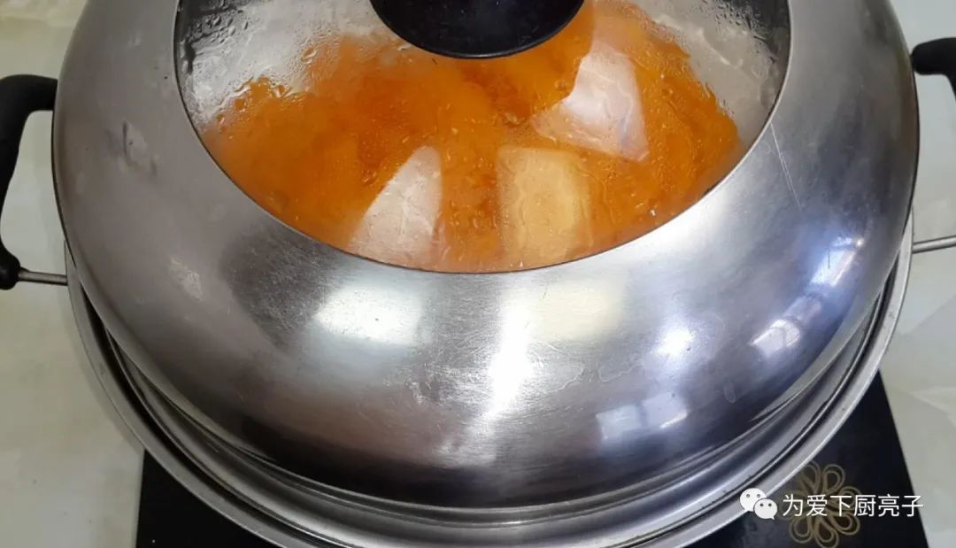 自制南瓜丸子的做法，锅里一炸，出锅不发硬不吸油，全家都抢着吃