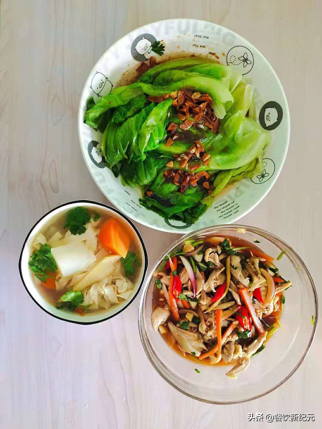 看完高考前的晚餐，再看高考后的晚餐，网友：没有对比就没有伤害