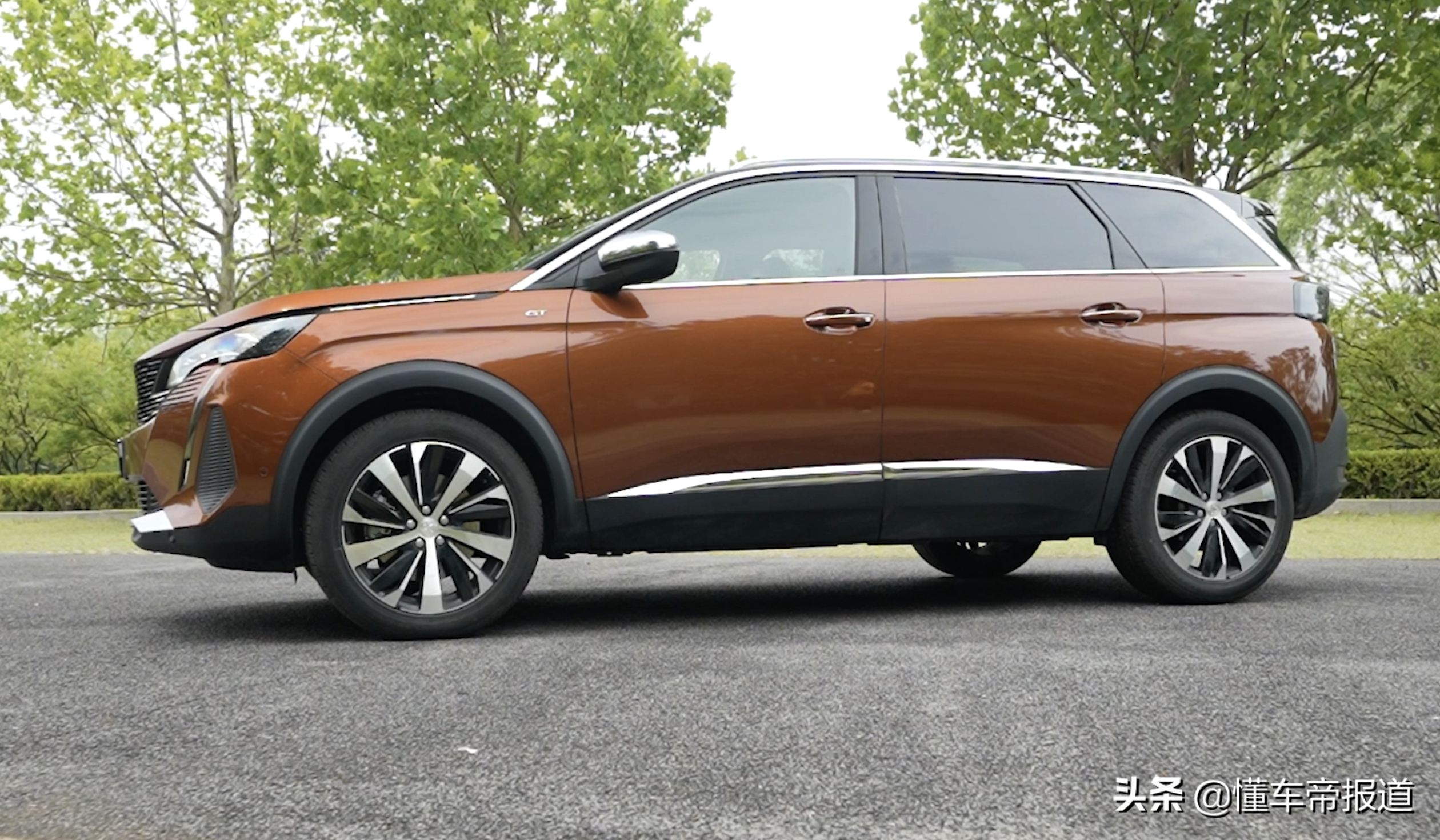 新车|独特风格是把"双刃剑"试驾新款东风标致5008