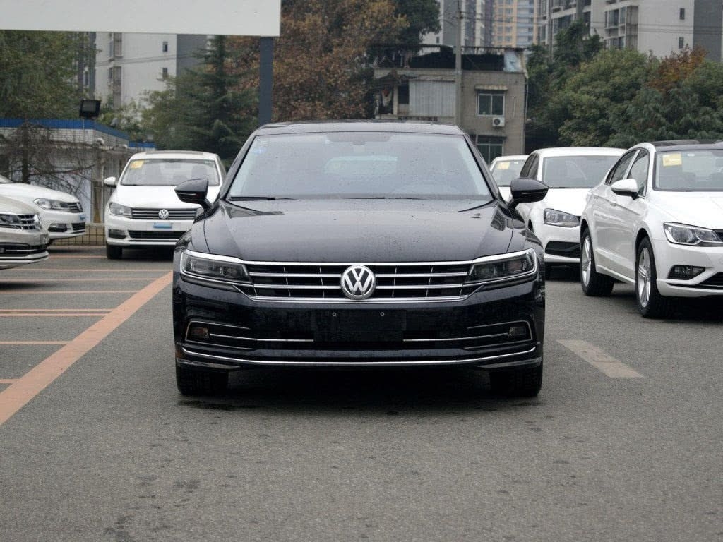 大众集团下的孪生兄弟，奥迪A6L和大众辉昂怎么选？