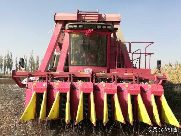 國(guó)產(chǎn)6行采棉機(jī)不輸外資產(chǎn)品，我為國(guó)產(chǎn)采棉機(jī)打call