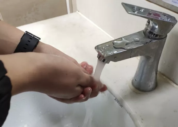 羡慕！食堂开轻食窗口，智能快递超市上线，四川大学还有多少