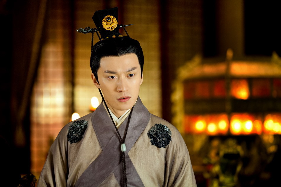 乔任梁,对他并不是很熟悉,但是如果我说起《陆贞传奇》这部电视剧你们