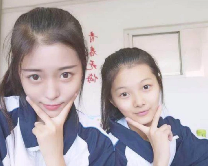 从小学到大学“班花”对比，小学阳光像向日葵，大学娇艳像玫瑰