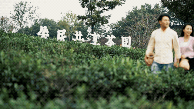 原來，融創這么做文旅小鎮