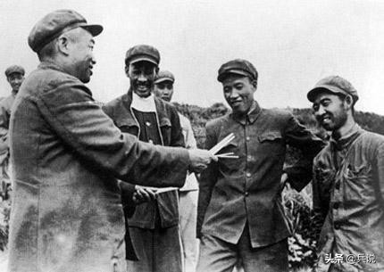 180师遭重创，刘邓等4人求情，主席网开一面，王近山戴罪立功