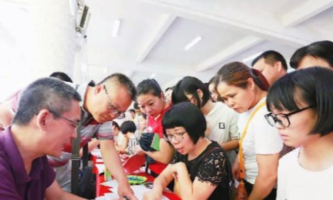 2021高考刚过一本分数线，冲刺还是以保为主？班主任告诉你答案