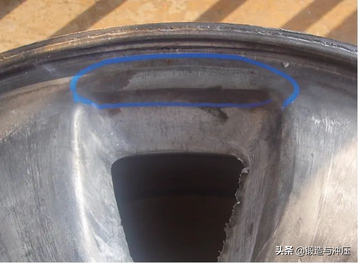 铝合金车轮锻件缺陷分析与控制