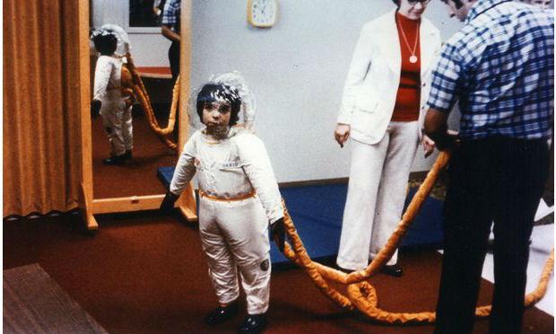 12年没能从隔离套里出来的“泡沫男孩”，让未来的人不再像他那样需要了。