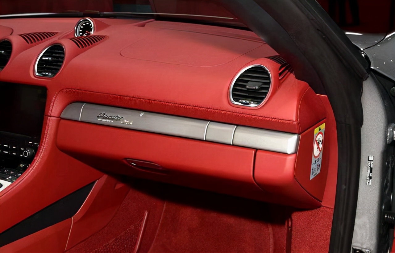 怀揣百万买保时捷，718 Boxster 25周年限量版才叫奇货可居