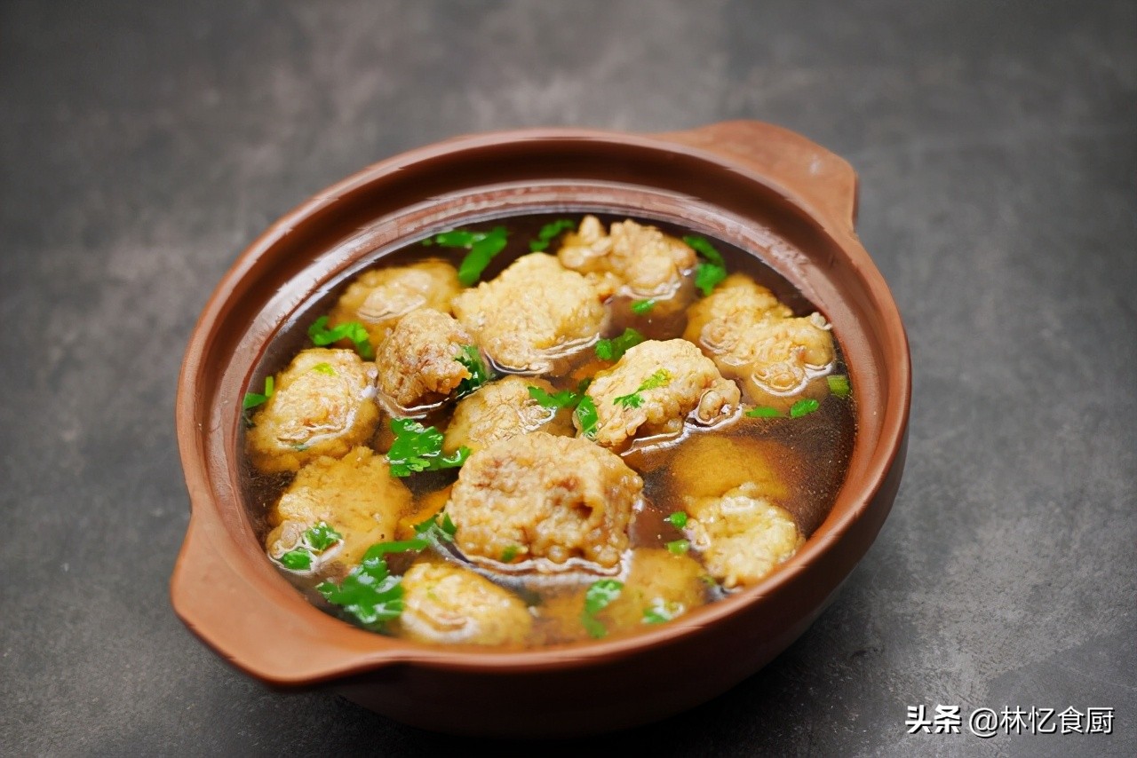 水煮丸子的家常做法（美味简单的清水丸子的烹饪指南）