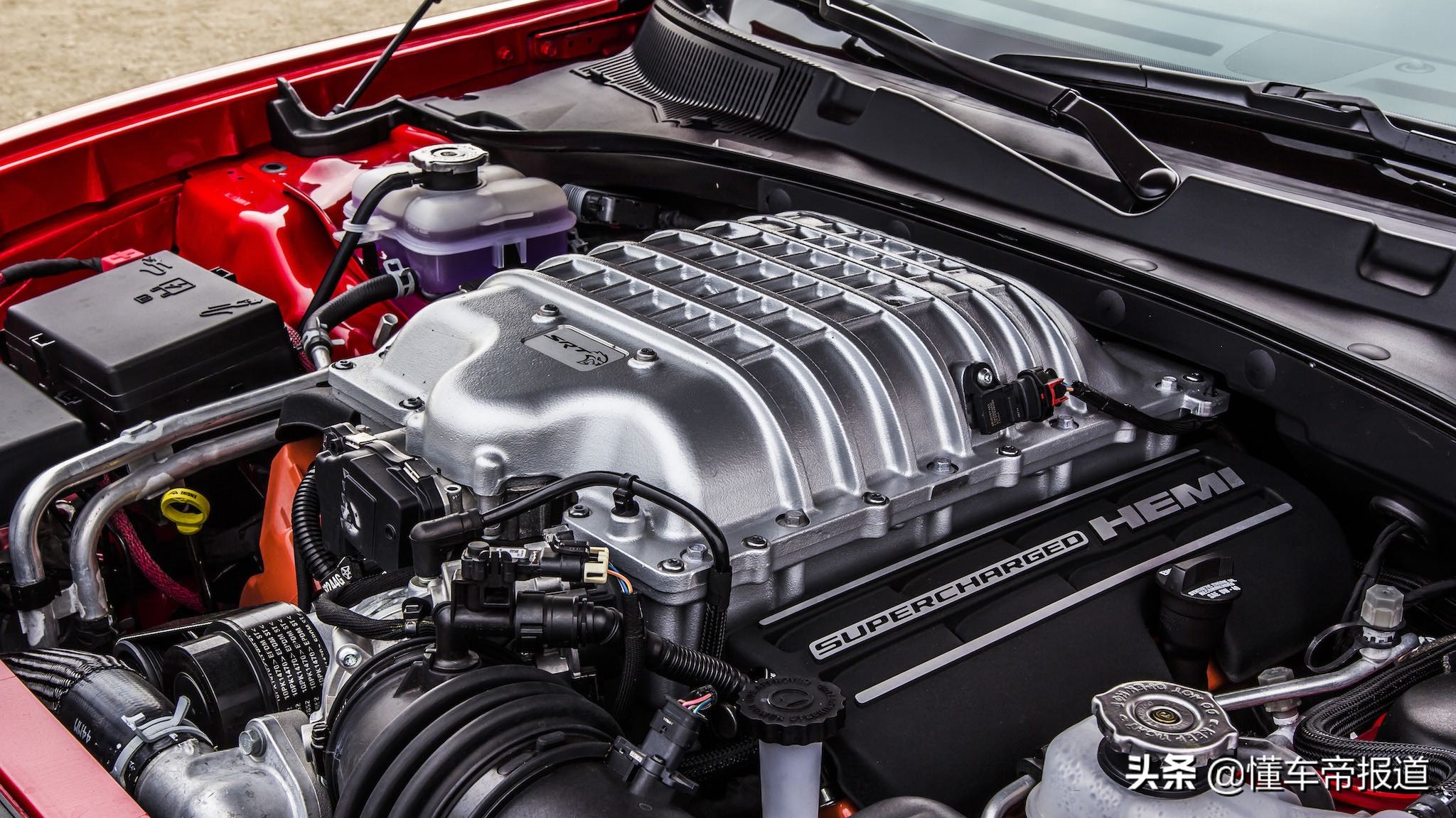 新车 </p><p>　　 取消“机增”V8，换直列六缸？Jeep新大切诺基Trackhawk消息