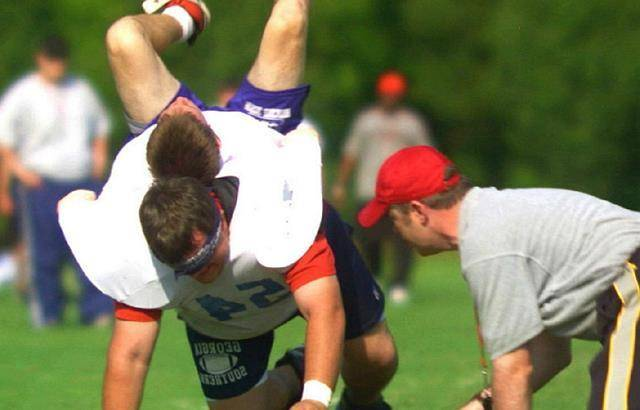 面对巨人电影剧情「简介」