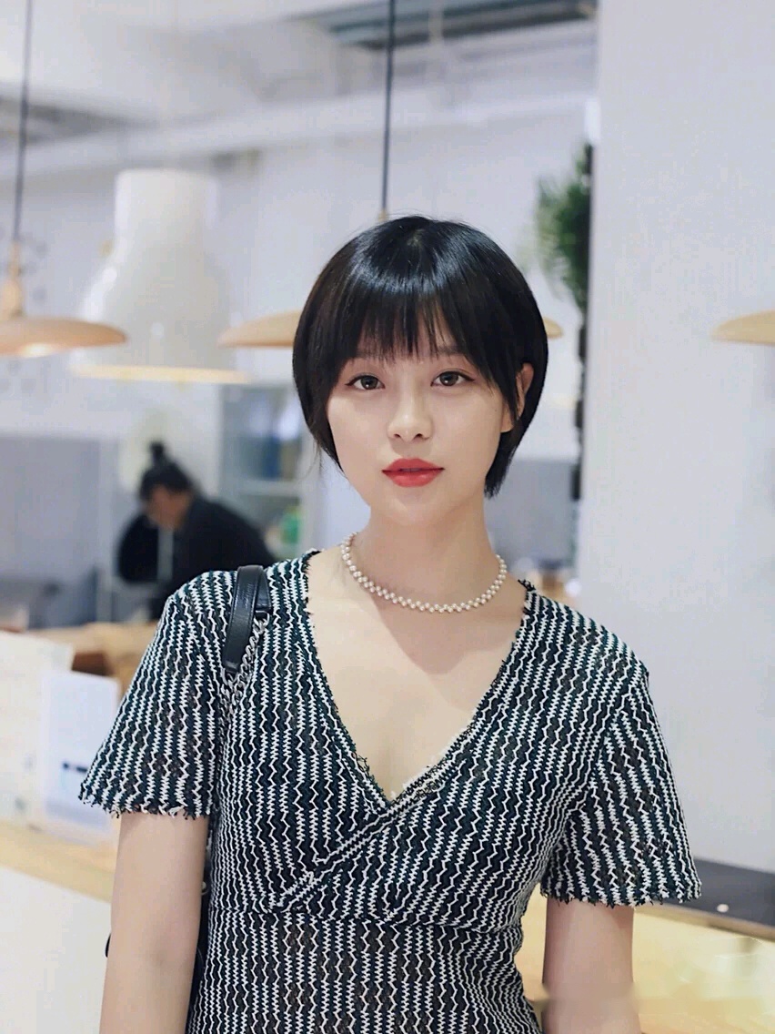 夏天和短发更配,这4款好看的短发发型,不仅减龄还显脸小